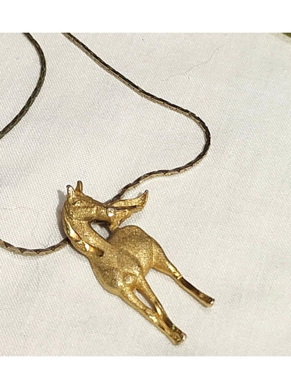 Vintage Gold Tone Horse Pendant Necklace Delicate Chain  Elegant Equestrian Desi - Picture 2 of 8